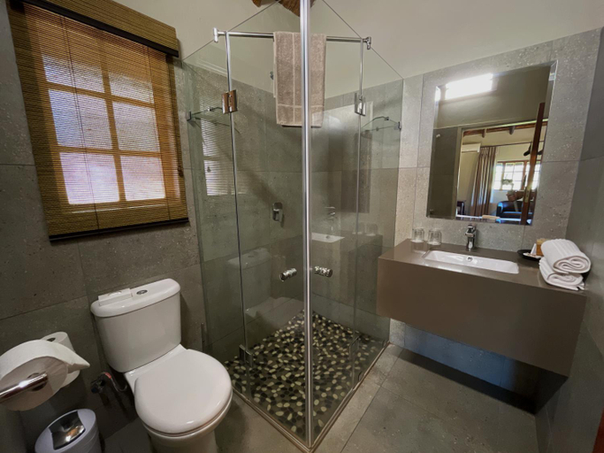 Bathroom, Mongena Private Game Lodge, City of Tshwane