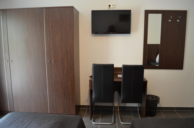 Bedroom 2, Zwei Raben Pension, Mainz