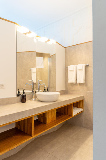 Bathroom 2, Chateau de Bonaventure, Seine-et-Marne