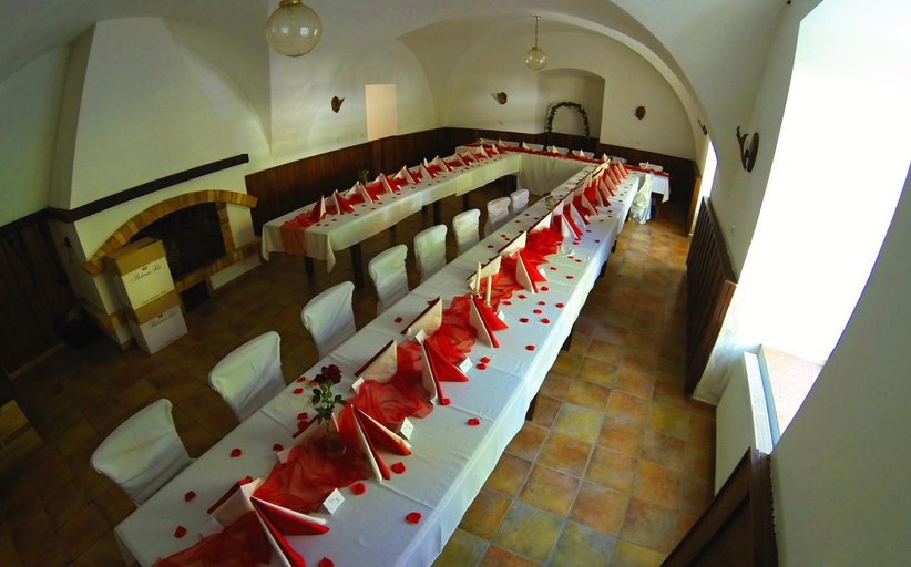 Others 3, Penzion Zamek Rozsochatec, Havlíčkův Brod