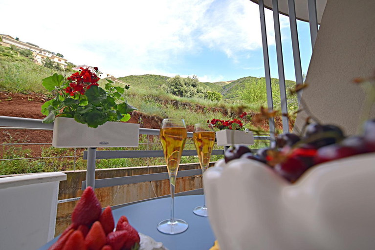 Food & Drinks, SunRise Suites, Vlorës
