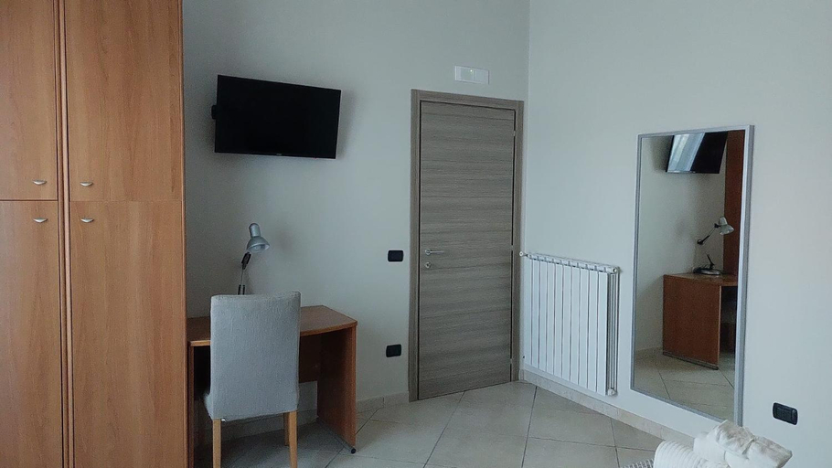 Others 5, B&B L'agrumeto, Salerno