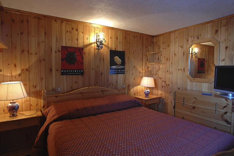 Others 3, Chalet Garden, Sondrio