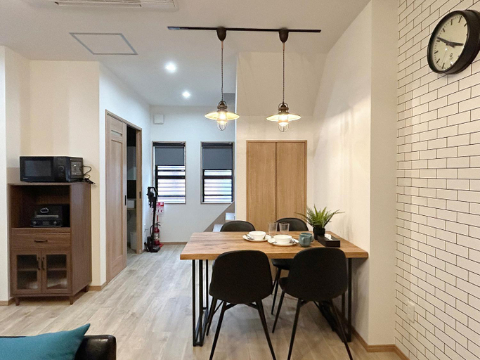 Others 3, Soumato 2mins walk to station 4mins NANBA 25mins USJ, Osaka