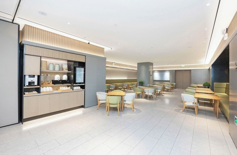 Others 5, Ji Hotel-pen shui chi, Guiyang