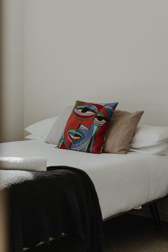 Cosy 1-Bed In Peaceful Location Across From Park, Canberra