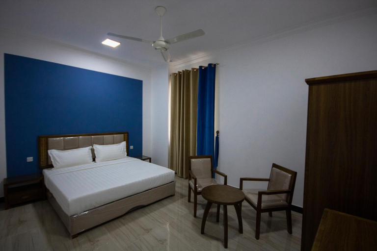 Bedroom 2, Home Station Hotel, Seeb