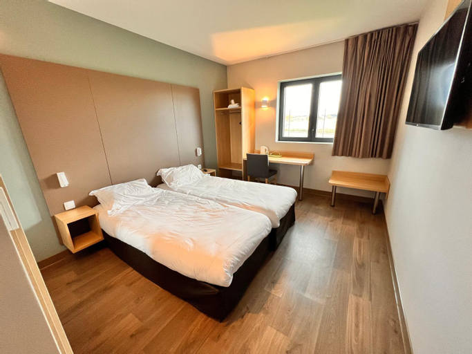 Bedroom 13
