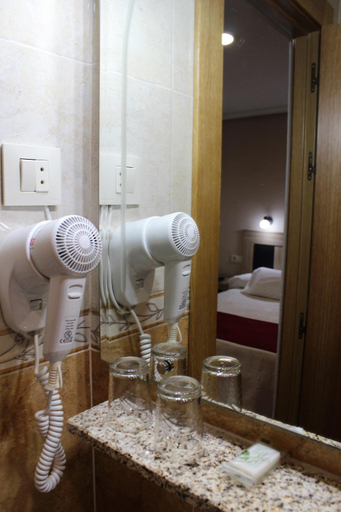 Others 5, Hostal Madrid, Toledo