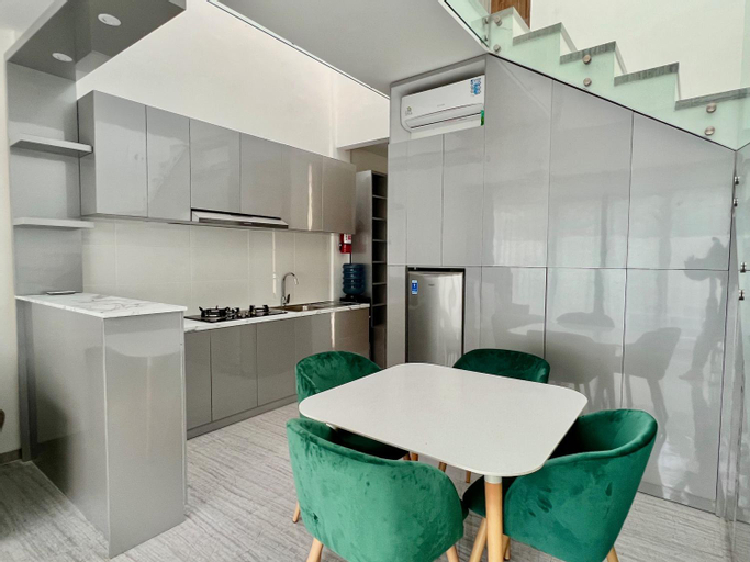 Dining Room 10