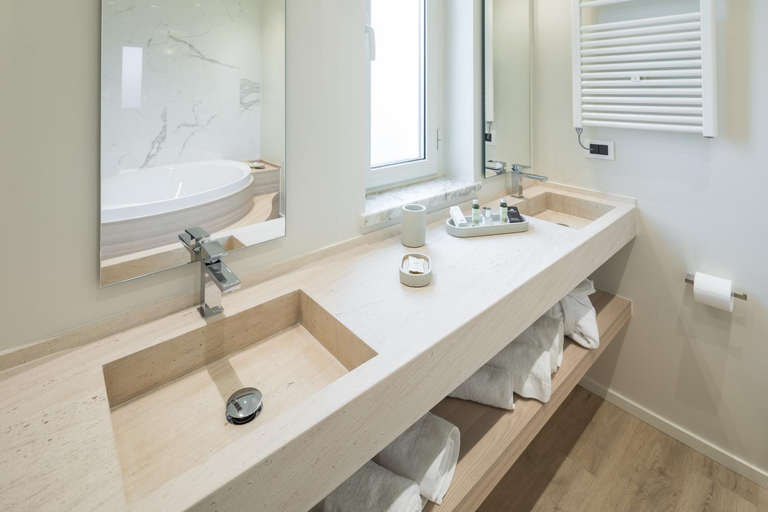 Bathroom 18