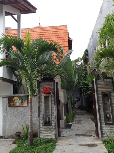 Exterior 3