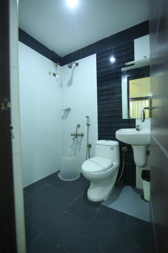 Bathroom 10