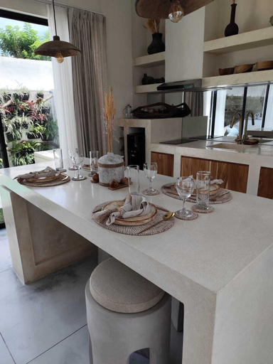 Others 4, Bali Escapes, Badung