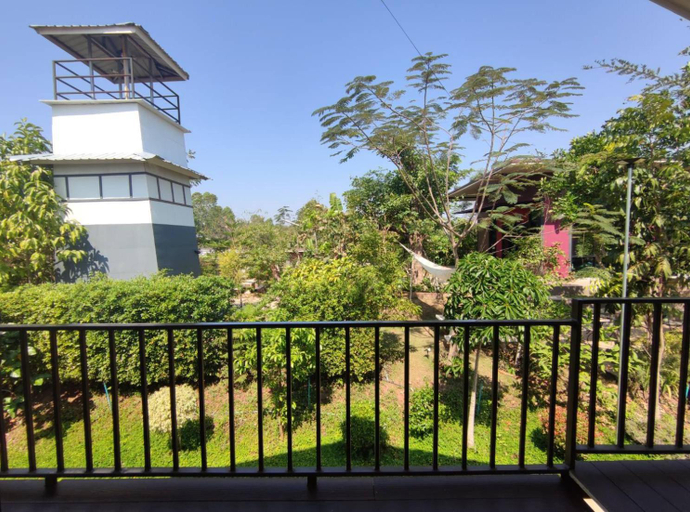 Morinaka Craftfe & Poshtel, Phang Khon