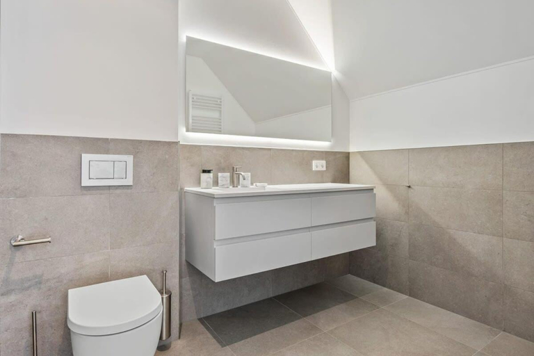 Bathroom 2, Luxury 2BR, Free Parking, Balcony, Luxembourg
