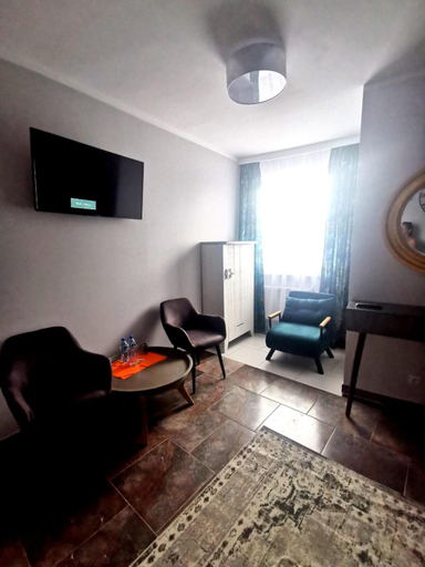 Others 4, Butikowe Pokoje Zdroj Glucholazy, Nysa