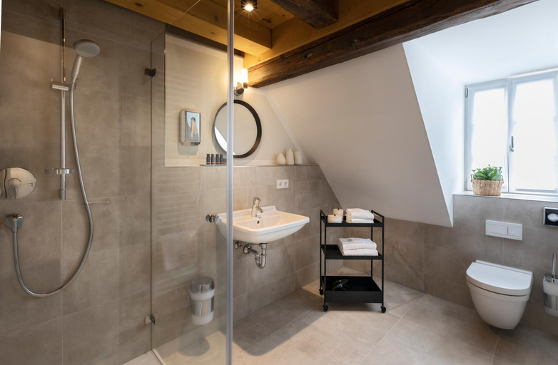 Bathroom 2, Aston‘s Hotel, Nürnberger Land