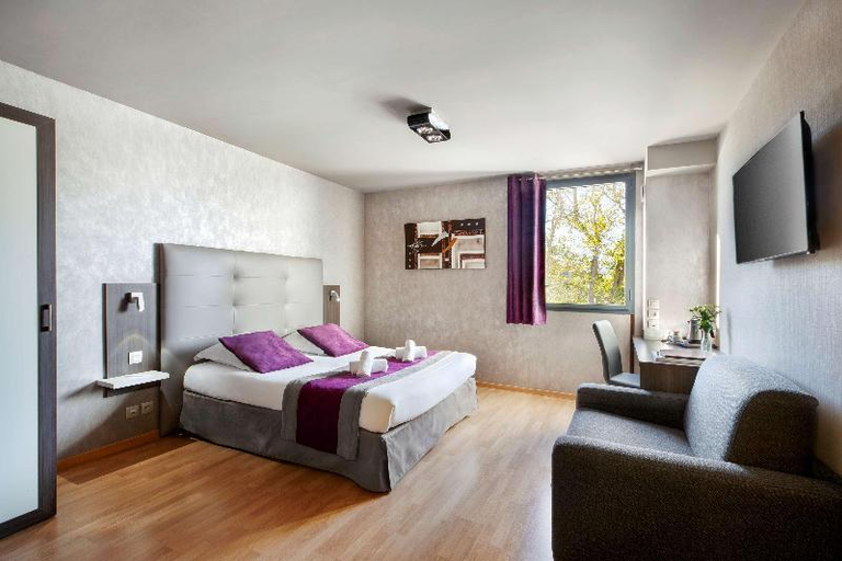 Bedroom 25
