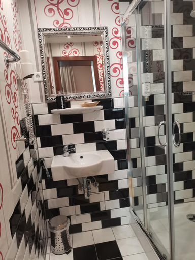 Bathroom 4, Boulevardhotel Sangerstadt - alle Zimmer klimatisiert, Elbe-Elster