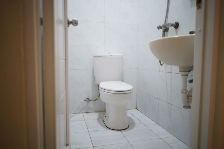 Bathroom 15