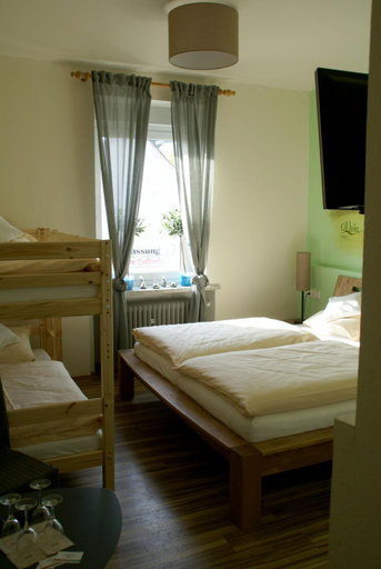 Bedroom 4, Romagna Mia - Hotel Ristorante Pizzeria, Neu-Ulm