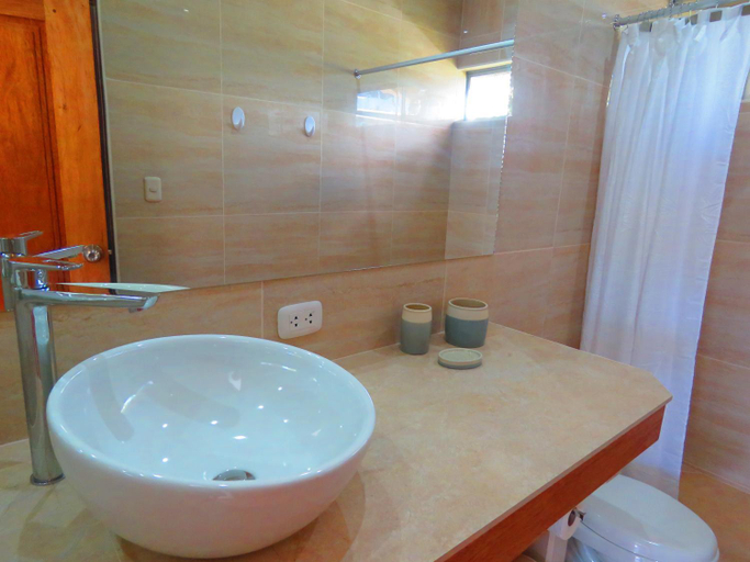 Bathroom 3, Boulevard 251 Riverside Apartments, Maynas
