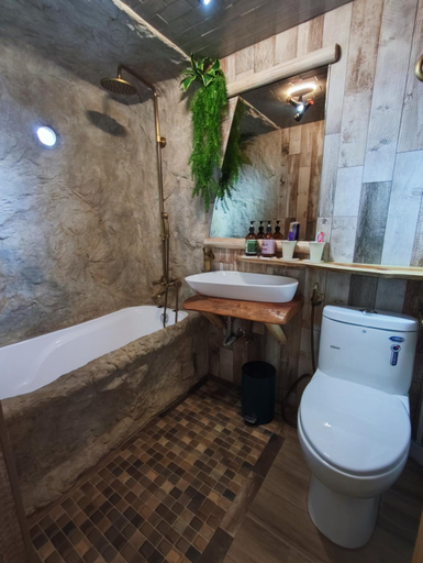Bathroom 4, Pon Pon Woo Hostel, Kaohsiung