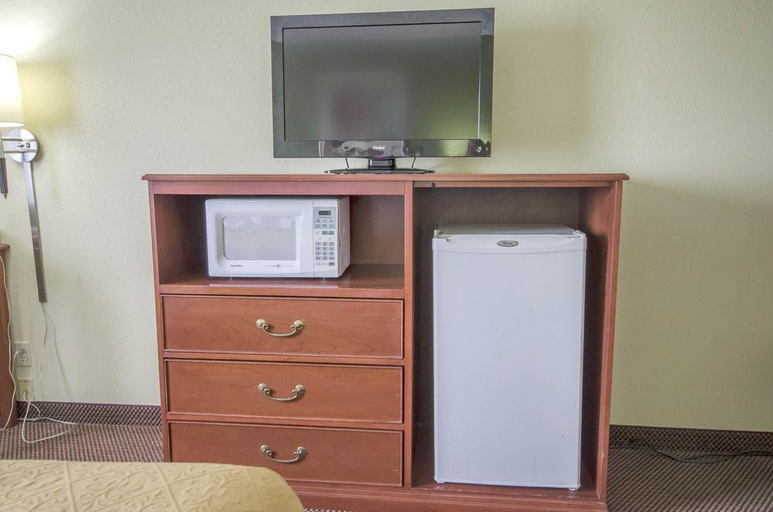 Bedroom 2, Quality Inn East Evansville, Vanderburgh