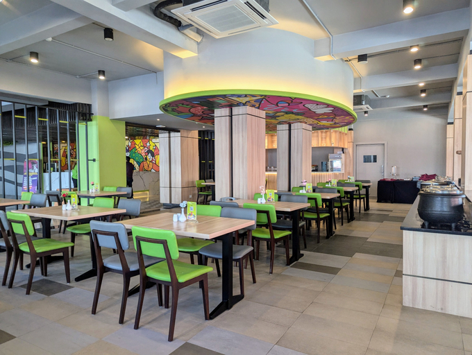 Food & Drinks 5, MaxOne Dumai, Dumai
