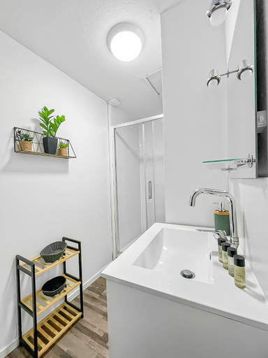 Bathroom 3, Une halte sympa!, Allier