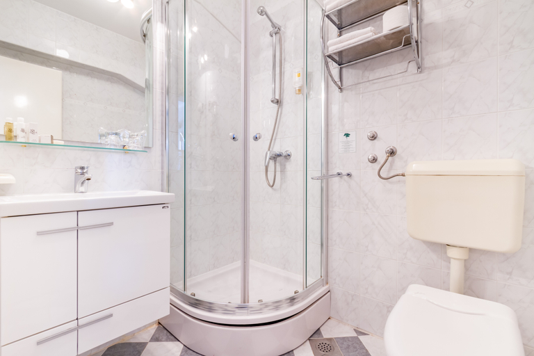 Bathroom 4, Hotel Malin, Malinska-Dubašnica