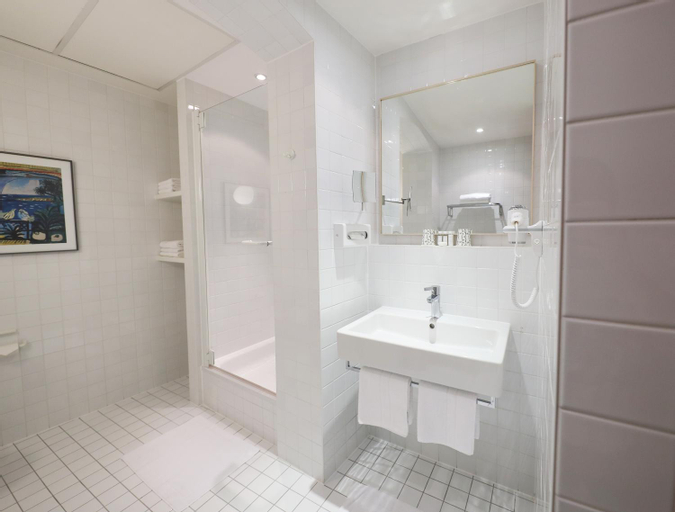 Bathroom 8