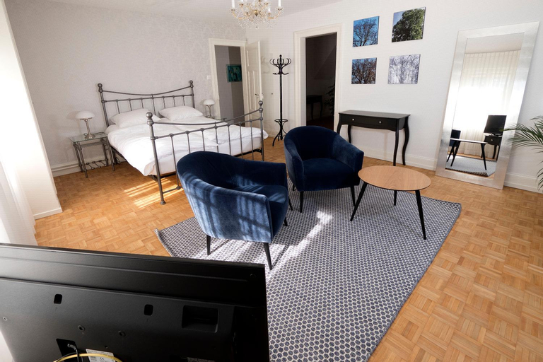 Others 3, Habsburg B&B, Bern