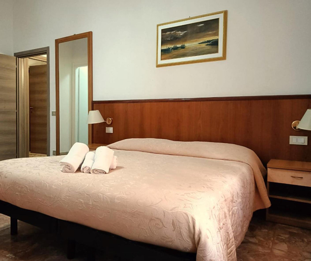 Bedroom 13