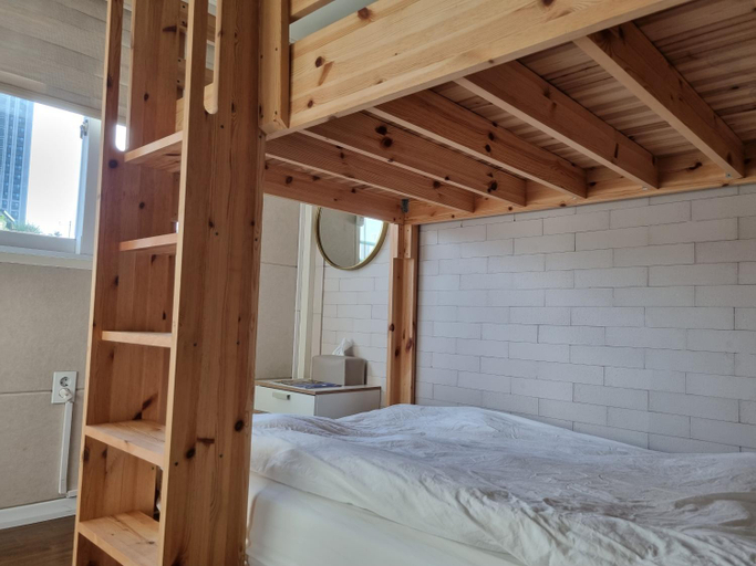 Bedroom 4, Sokcho Hutte Guesthouse, Goseong