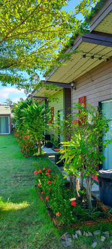 Exterior 5