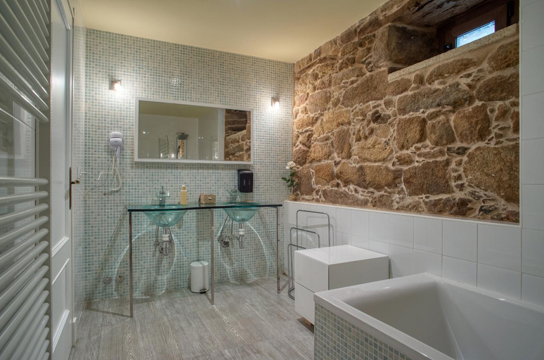 Bathroom 4, CASA DO LEAL SILVER WAY, Pontevedra