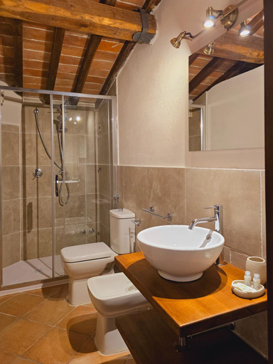 Bathroom 3, Residence Internazionale, Lucca