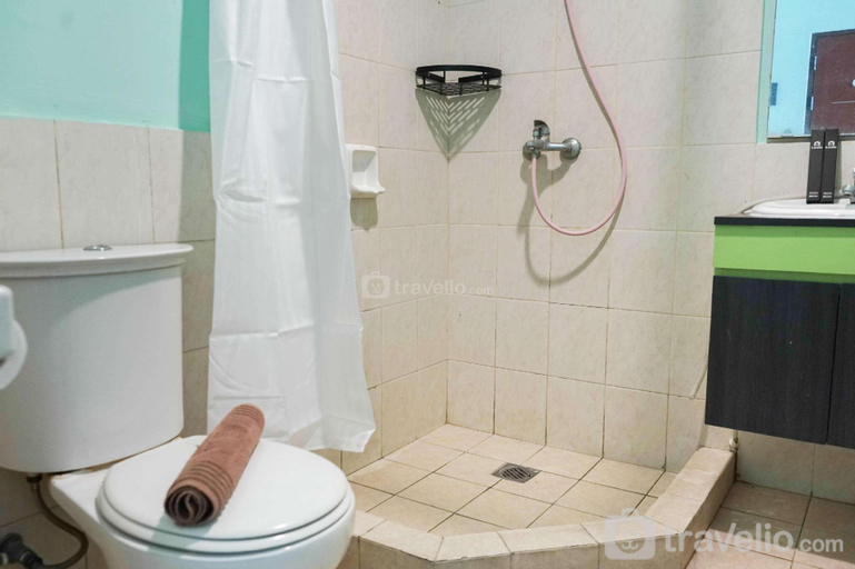 Bedroom 3, Elegant 1BR Green Central City Apt By Travelio, West Jakarta