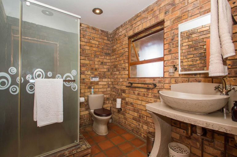Bathroom 4, Idwala Le Ingwe Lodge, West Rand