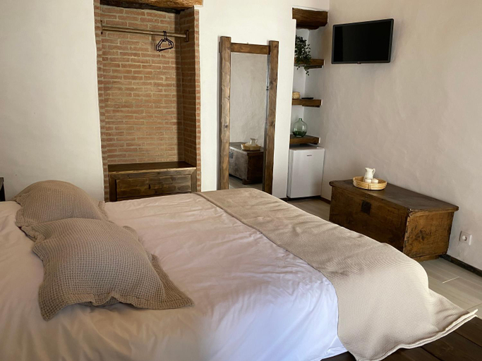 Others 5, Casa da Igrejja, Almodôvar