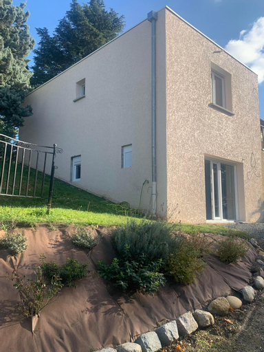 Exterior 3
