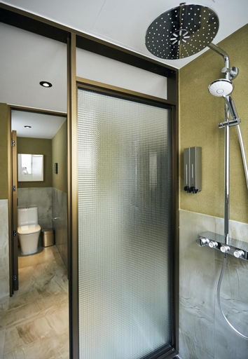Bathroom 30