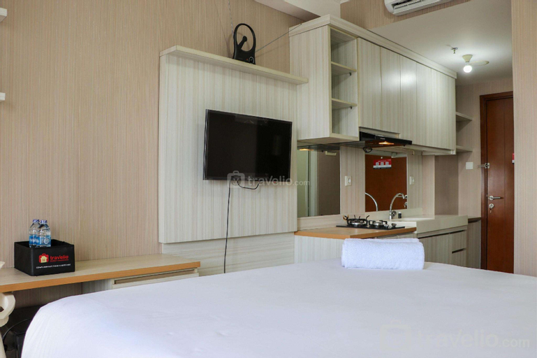 Furnished Studio Signature Park Grande By Travelio, South Jakarta