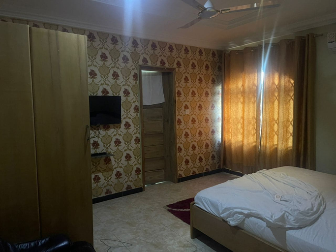 Bedroom 5, Hide View Hotel, Akwapim North