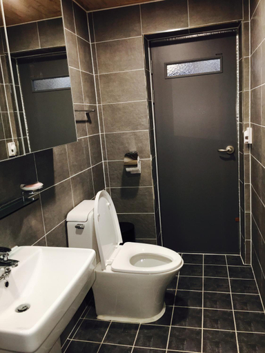 Bathroom 2, Us on earth, Danyang