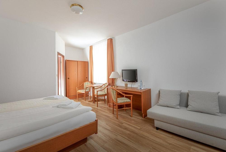 Bedroom 2, Waldhotel & Restaurant Stieglitzenkrug, Mecklenburgische Seenplatte