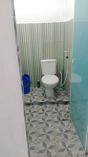 Bathroom 4, Op. Sintong Homestay, Samosir