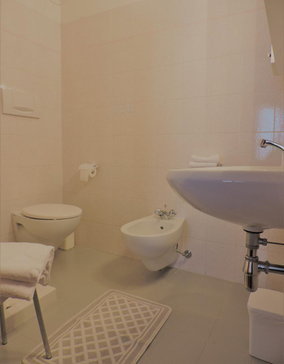 Bathroom 3, Hotel Zeni, Trento